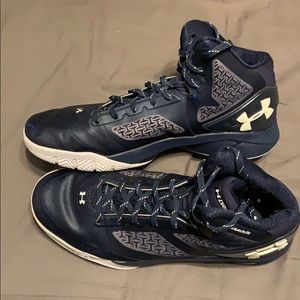 Under amour shoes size 10